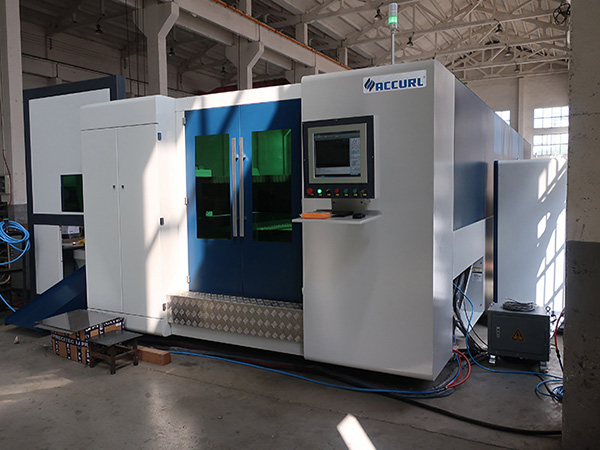 3000W ෆයිබර් ලේසර් කැපුම් යන්ත්රය ද්විත්ව පැලේට් චැයර් සමඟ