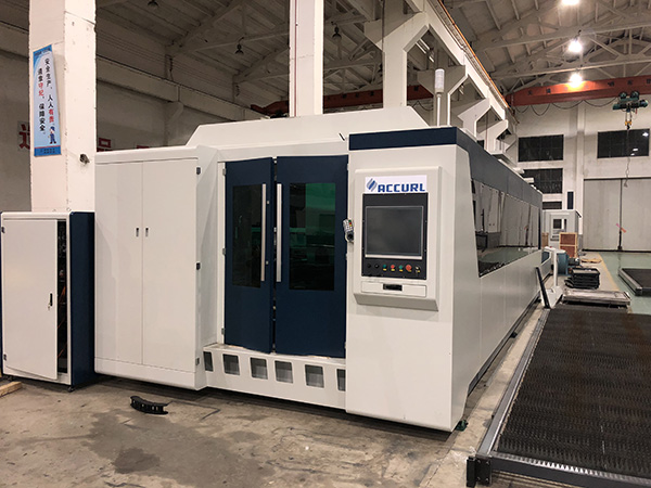 අඩු මිල ලේසර් කපන යන්ත්ර 1000 ww wifi රැහැන් රහිත පාලනයකින්